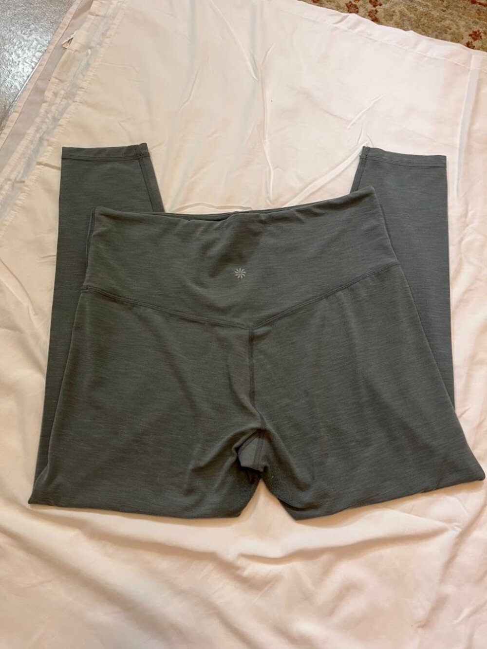 Athleta Salutation Stash Pocket 7/8 Tights Charcoal Grey XS High Rise - Picture 4 of 6